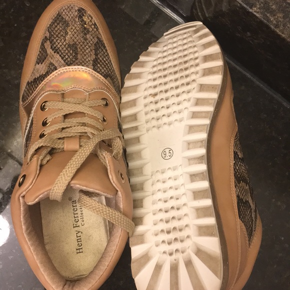 New sparkle tan Henry Ferrara size 9.5 - Picture 5 of 5